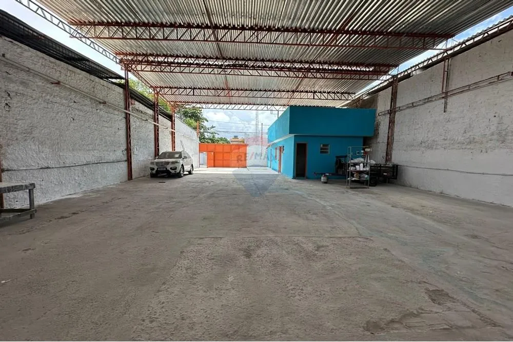 Galpão para locação com 400m² na Imbiribeira