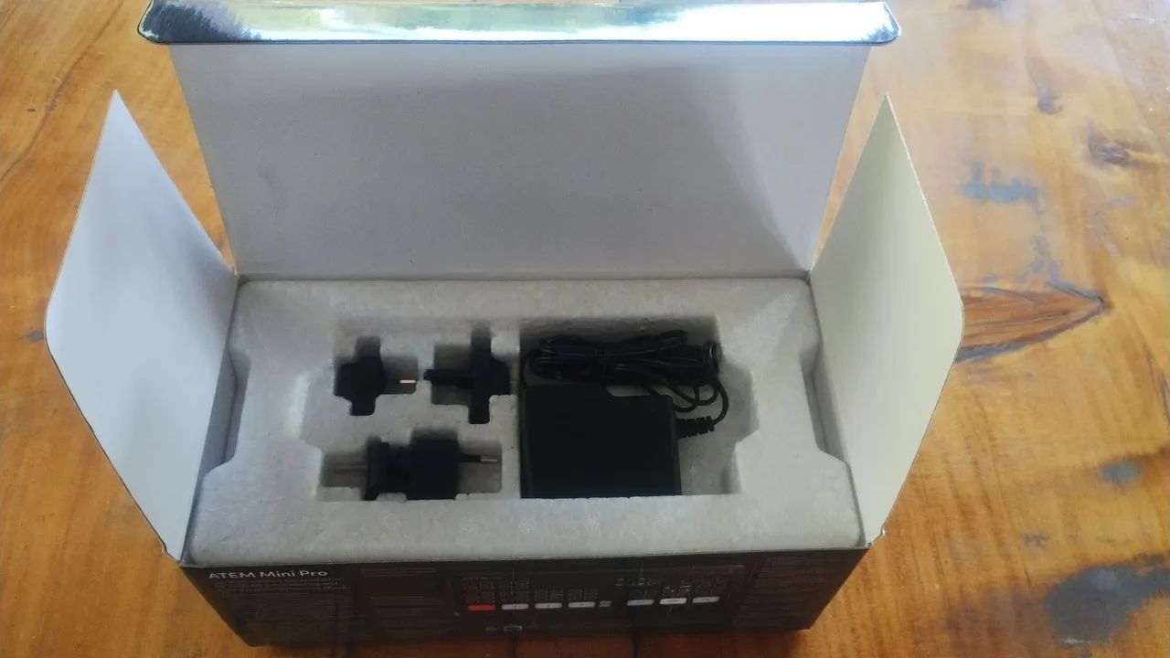 ATEM Mini Pro - Streaming Profissional, na caixa nunca foi usada. - Foto 5