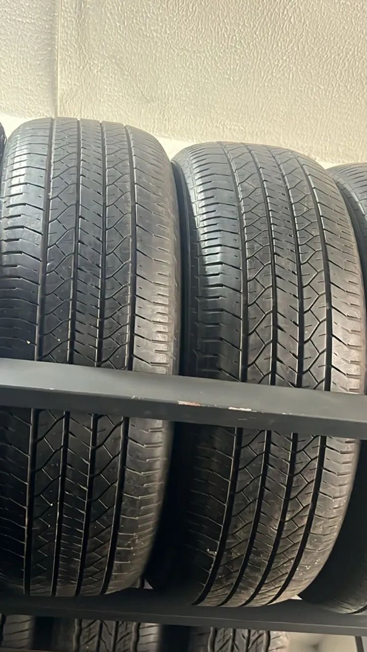 Pneu 215/60/17 Bridgestone meia  Vida util