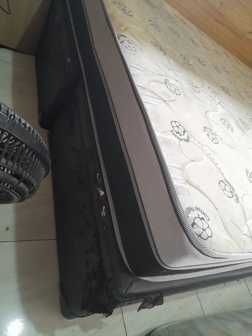 Cama Box KingSize Quase nova