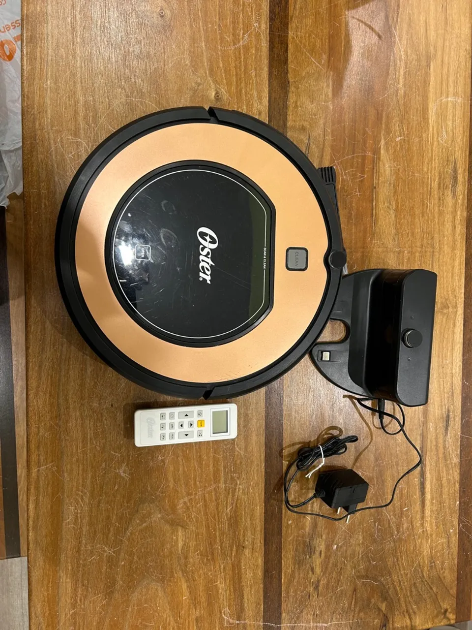DESAPEGA -Robô Aspirador de Pó Oster com Base e Controle Remoto