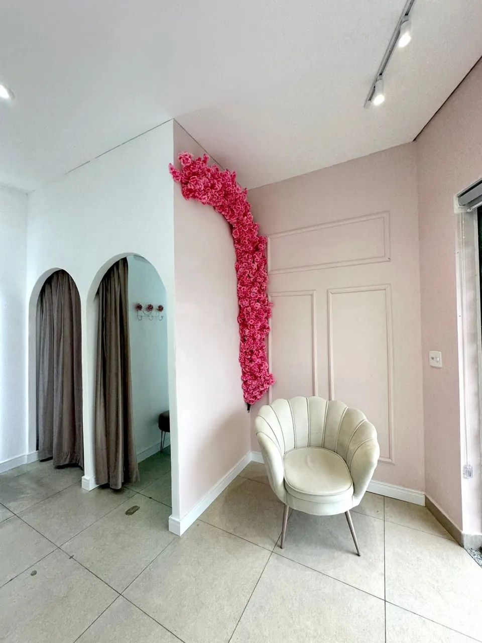 REPASSO PONTO LOJA DE ROUPA FEMININA COMPLETA Comércio e