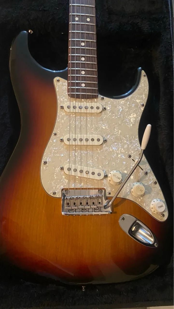 Guitarra Fender American Standard Stratocaster