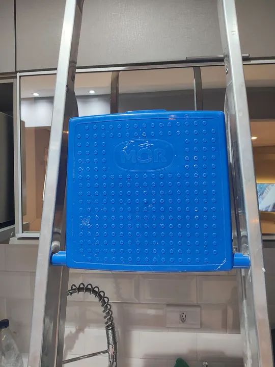 Escada de alumínio Mor 7 degraus - Foto 4