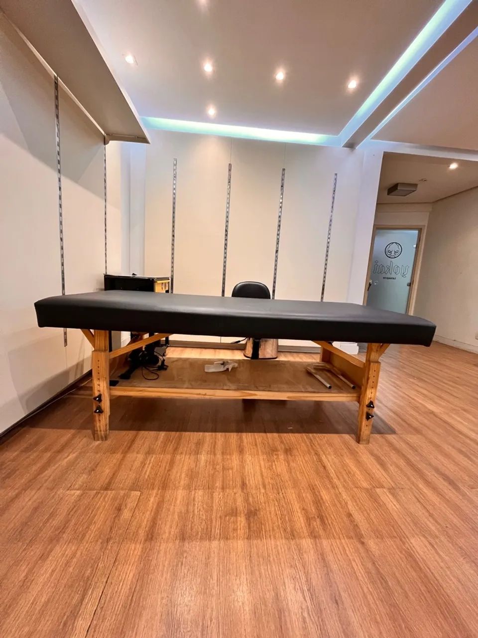 Maca de Madeira para Consultório - Ótimo Estado