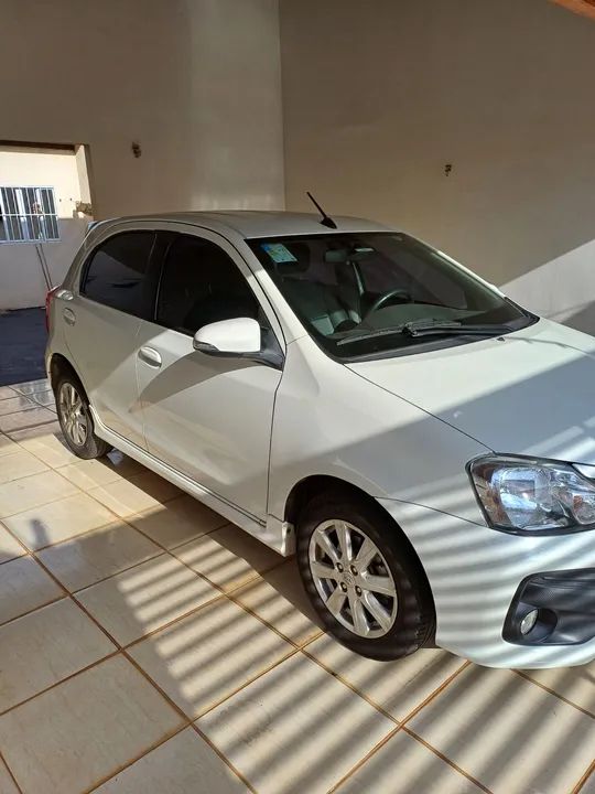 Etios 17/18 1.5 XlS  Hatch - Foto 10