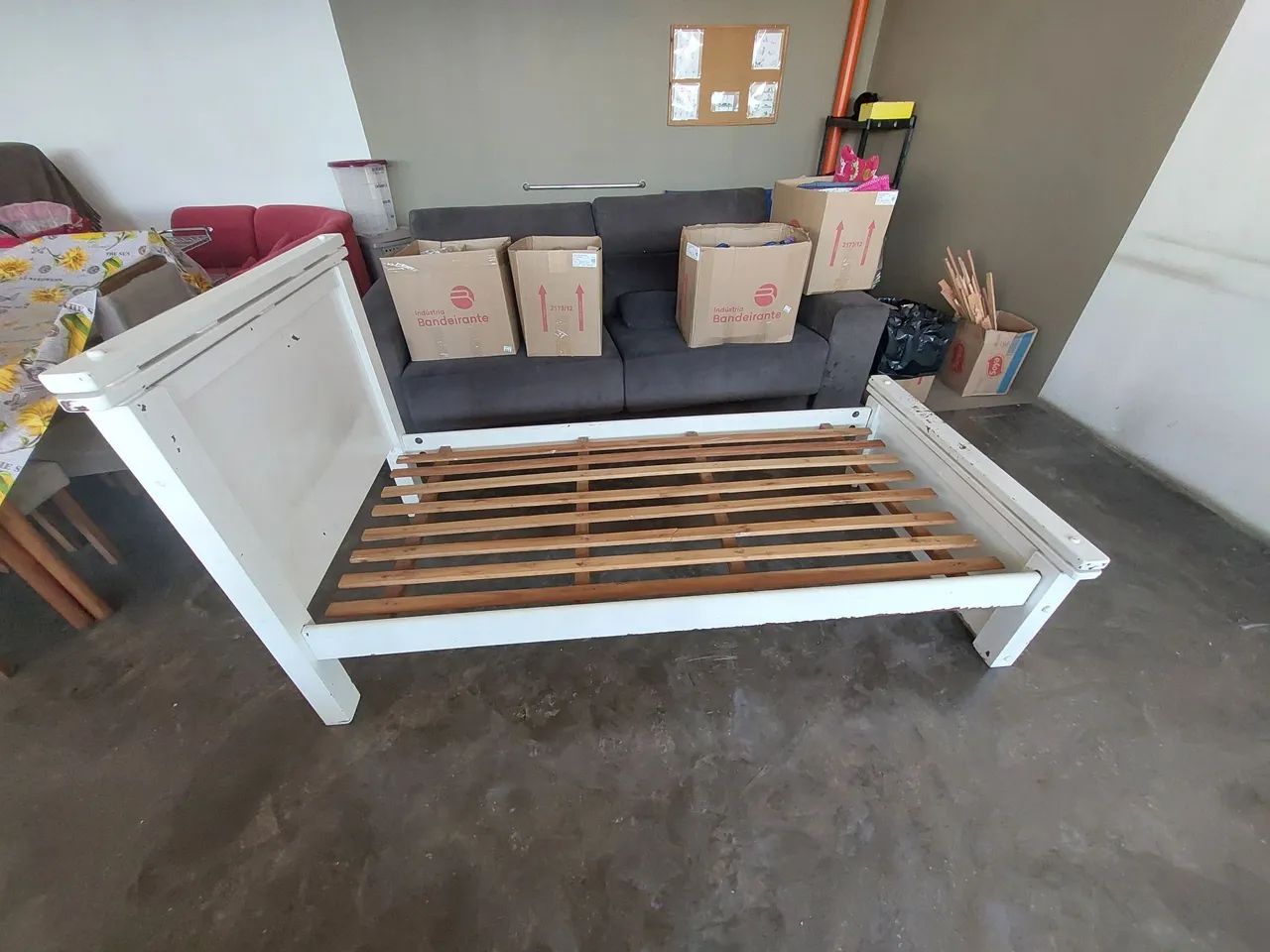 Cama de solteiro de madeira branca - Foto 2