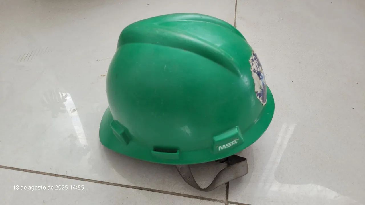 Doação Capacete EPI de segurança para obra