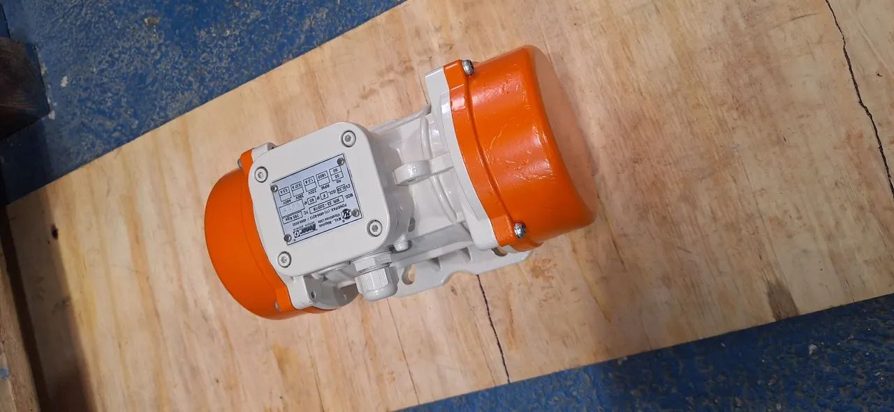 Motovibrador trifásico 0.33cv rpm 1800. - Foto 3