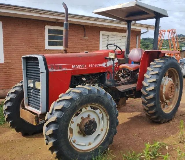 Trator Massey Fergusson MF-275