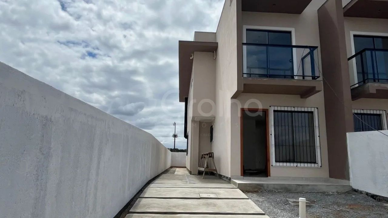 Sobrado em são José de 3 dormitórios com suite e área Gourmet.