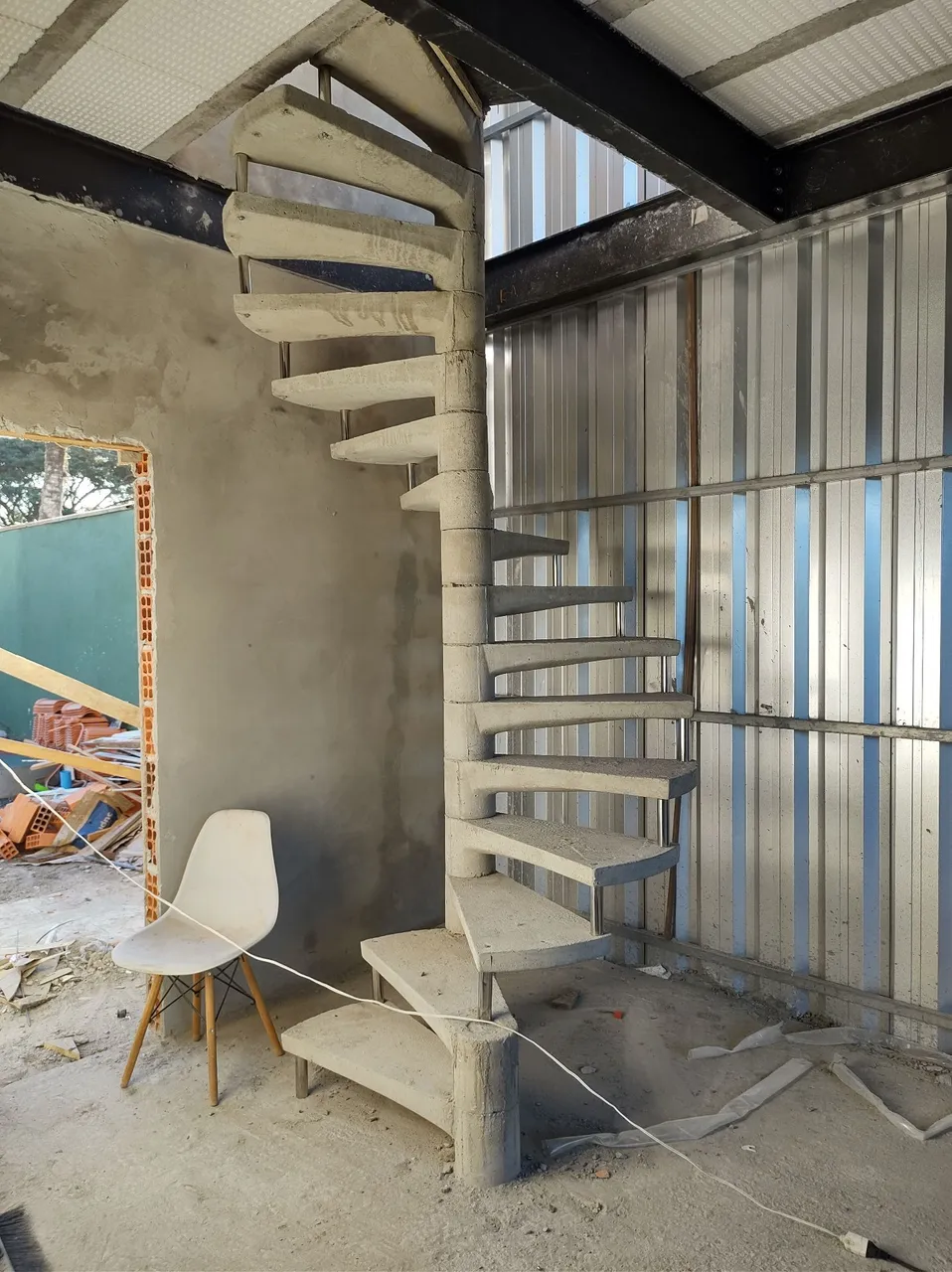 Escada em espiral de concreto