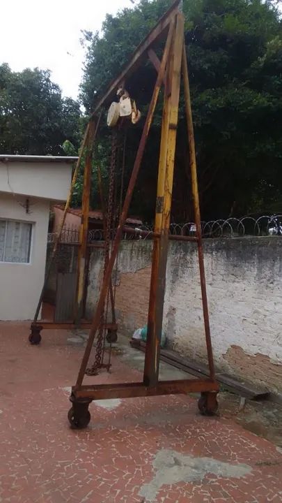 Pórtico móvel com talha 5 ton