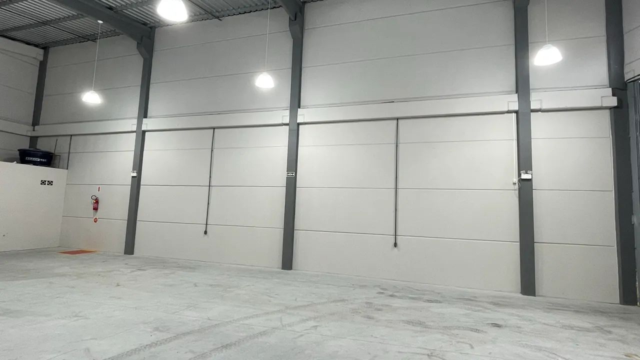 Aluguel Galpao Itapema  R$ 6.000,00 - Foto 3