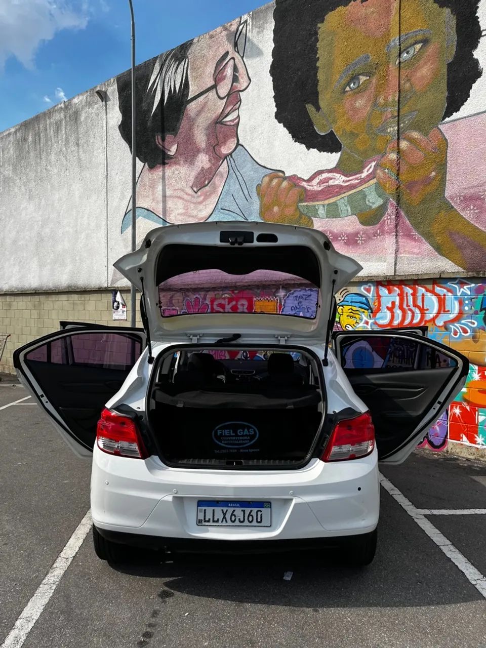 Vendo Chevrolet Onix 2014 1.0 LT / GNV - Foto 5