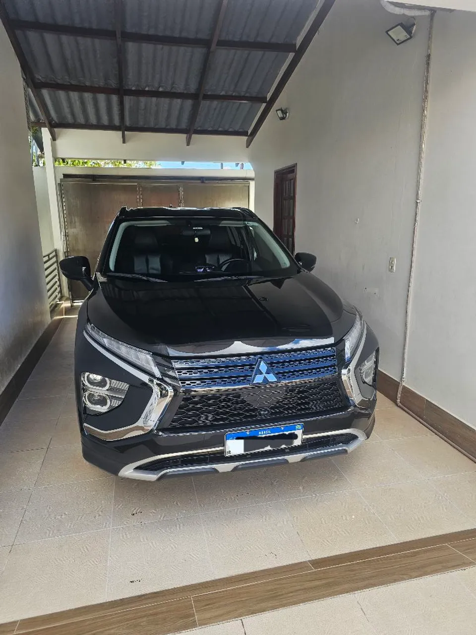Eclipse Cross 2023 HPE - Preto - 11.000 km
