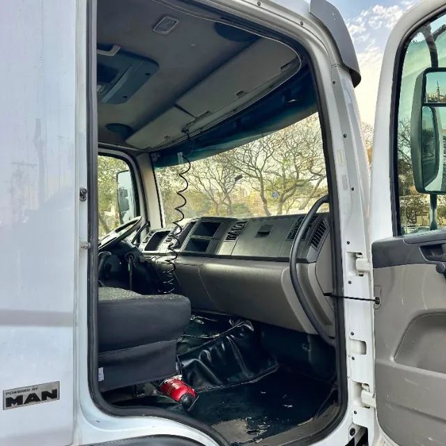 Vw 17.230 Ano 2017 Constellation 4x2 Baú Refrigerado - Foto 8