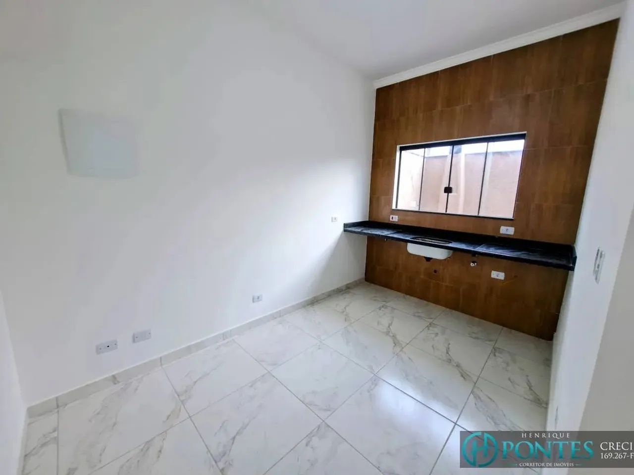 Casa Térrea Mobiliada com 2 Dormitórios para Aluguel e Venda no São José, Lado Linha  Peru - Foto 4