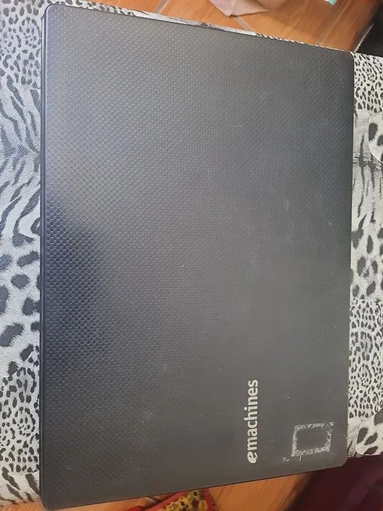 Notebook eMachines - para retirada de peças 