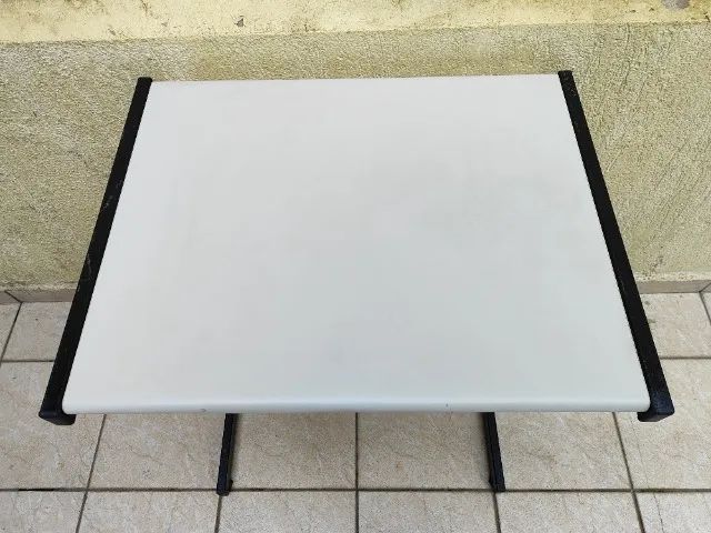 Mesa Pequena Retangular / Carteira Branco Conservada - Compacta e Resistente - Foto 3