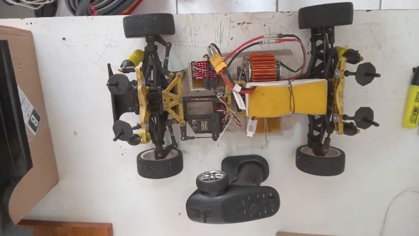 Carrinho elétrico 1/10 com 2 bolhas, rádio controle, completo. - Foto 2
