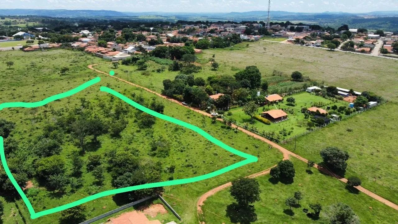 Terreno para mine chácaras ou casas germinadas em Aragoiania Go - Foto 3