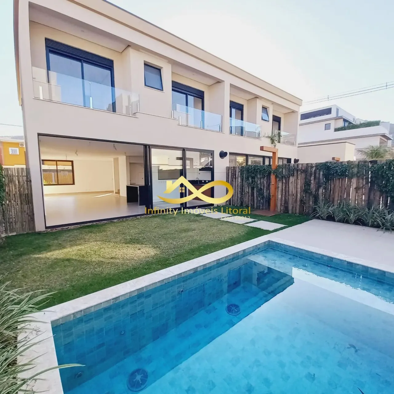 Praia de Juquehy- 4 suites- piscina privativa- recém construída