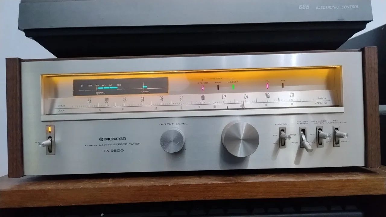 Pioneer TX-9800 Quartz Locked Stereo Tuner