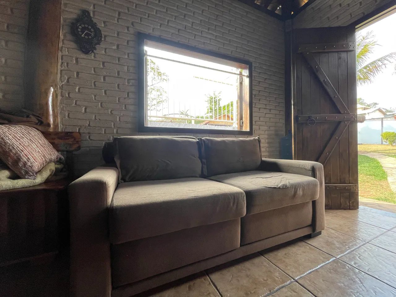 Sofá cama, em ótimo estado-conforto e praticidade 444757645795665921