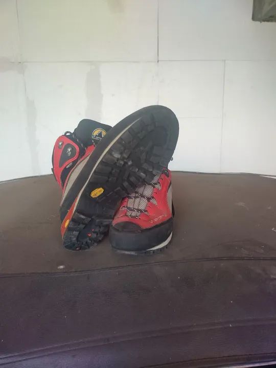 Botas de gelo tamanho 41 usadas duas vezes valor $ 800 - Foto 3