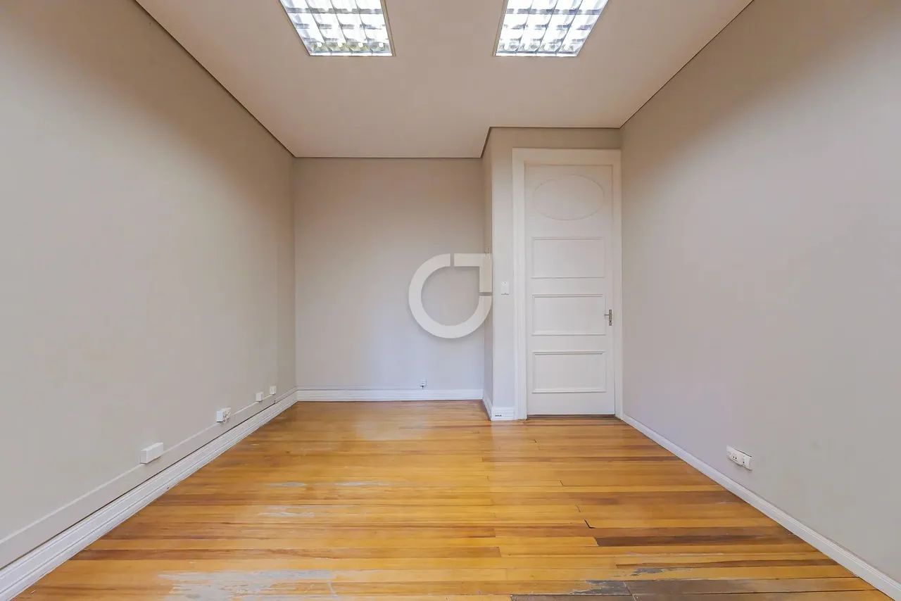 Casa comercial, com 720m² de área construída, 12 salas e estacionamento próprio. - Foto 11