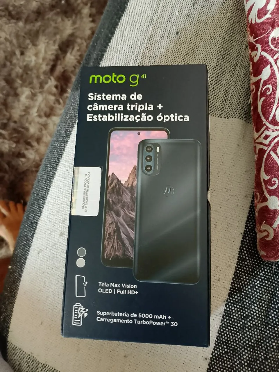 Vendo celular Motorola com caixa nota e acessórios
