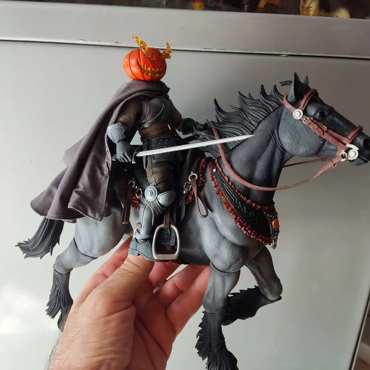 Cavalos e Bonecos da Coleção Mythic Legions e Hell Boy  - Foto 2