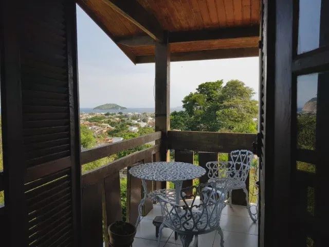 Camboinhas, cond. de alto padrão, 410m2, 7 quartos, vista verde - Foto 5