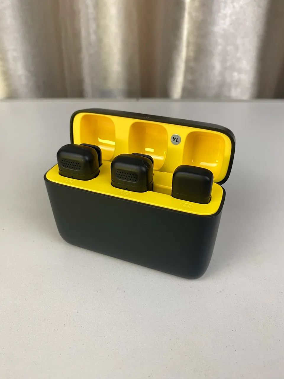 Kit com 2 Microfones Wireless + Encaixe Lightning - Funcional e Econômico