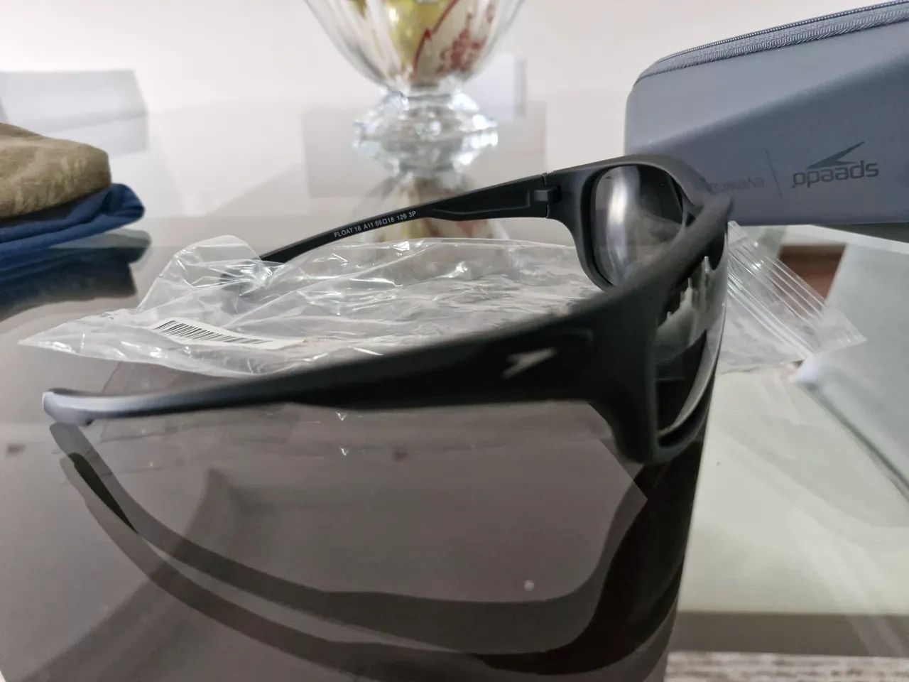 Óculos Solar Speedo Float 16 A11 Fosco Lente Cinza Polarizada - Preto - Foto 2