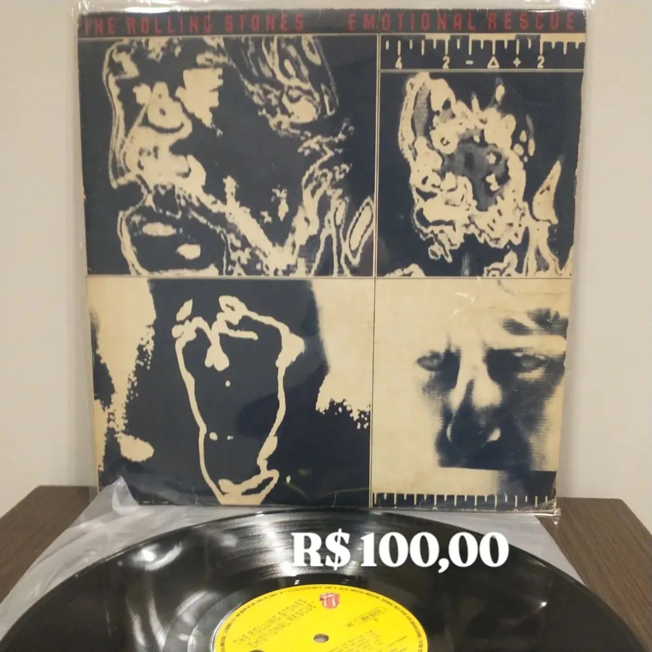 Discos de vinil com preços nas fotos