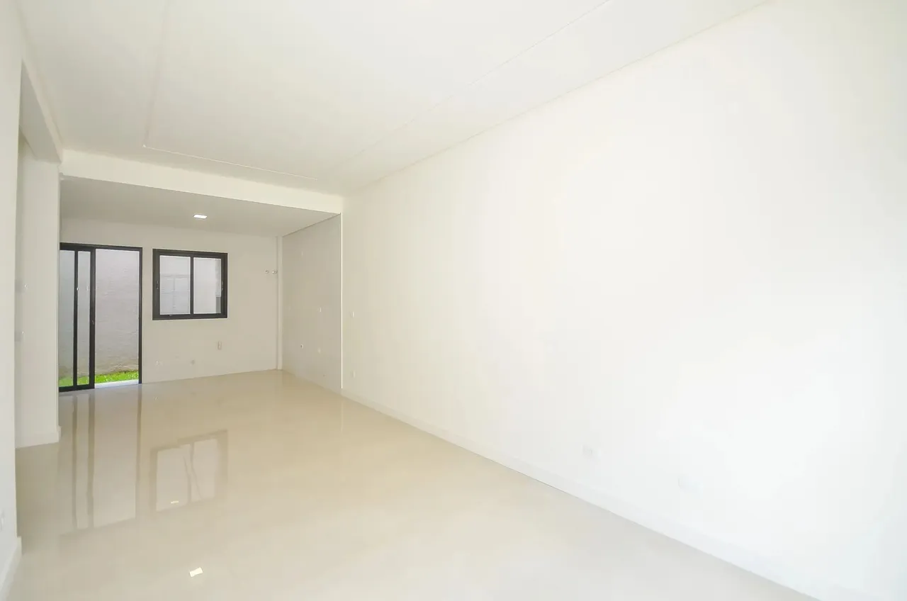SOBRADO EM CONDOMÍNIO | TINGUI | 3 SUÍTES | 133M².