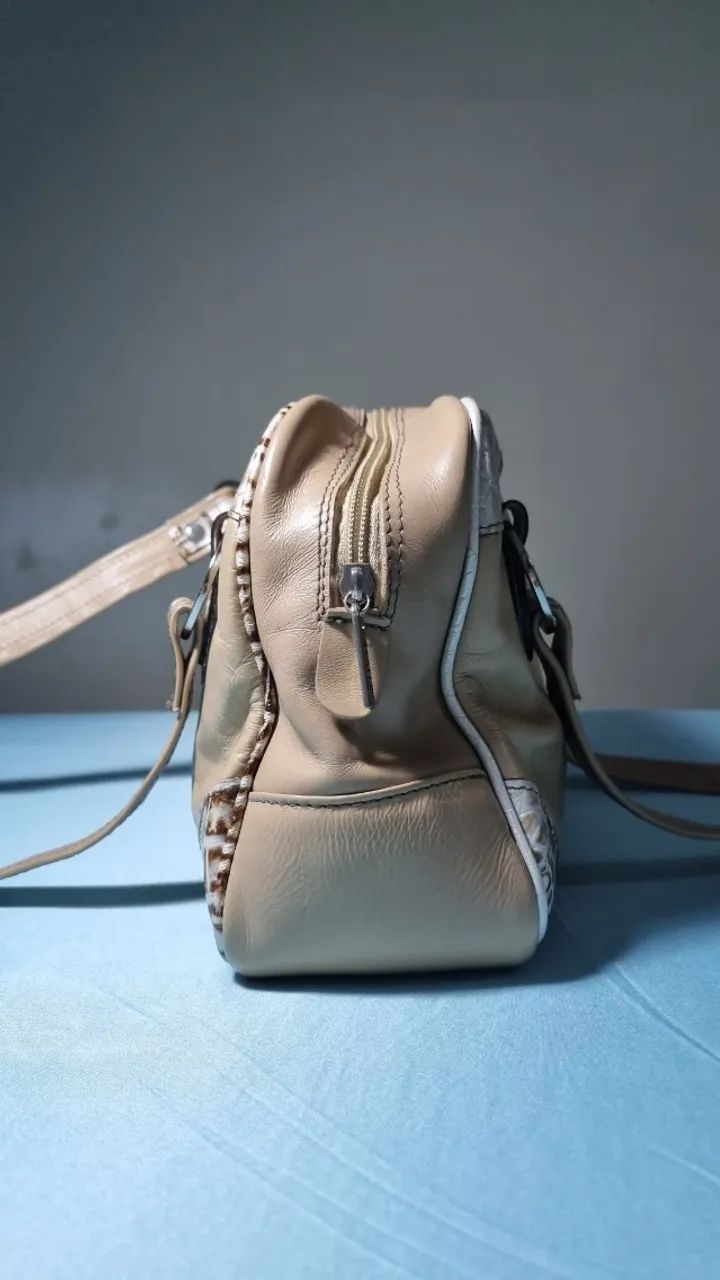 Bolsa de Couro Estilo Cobra Bege - Foto 3
