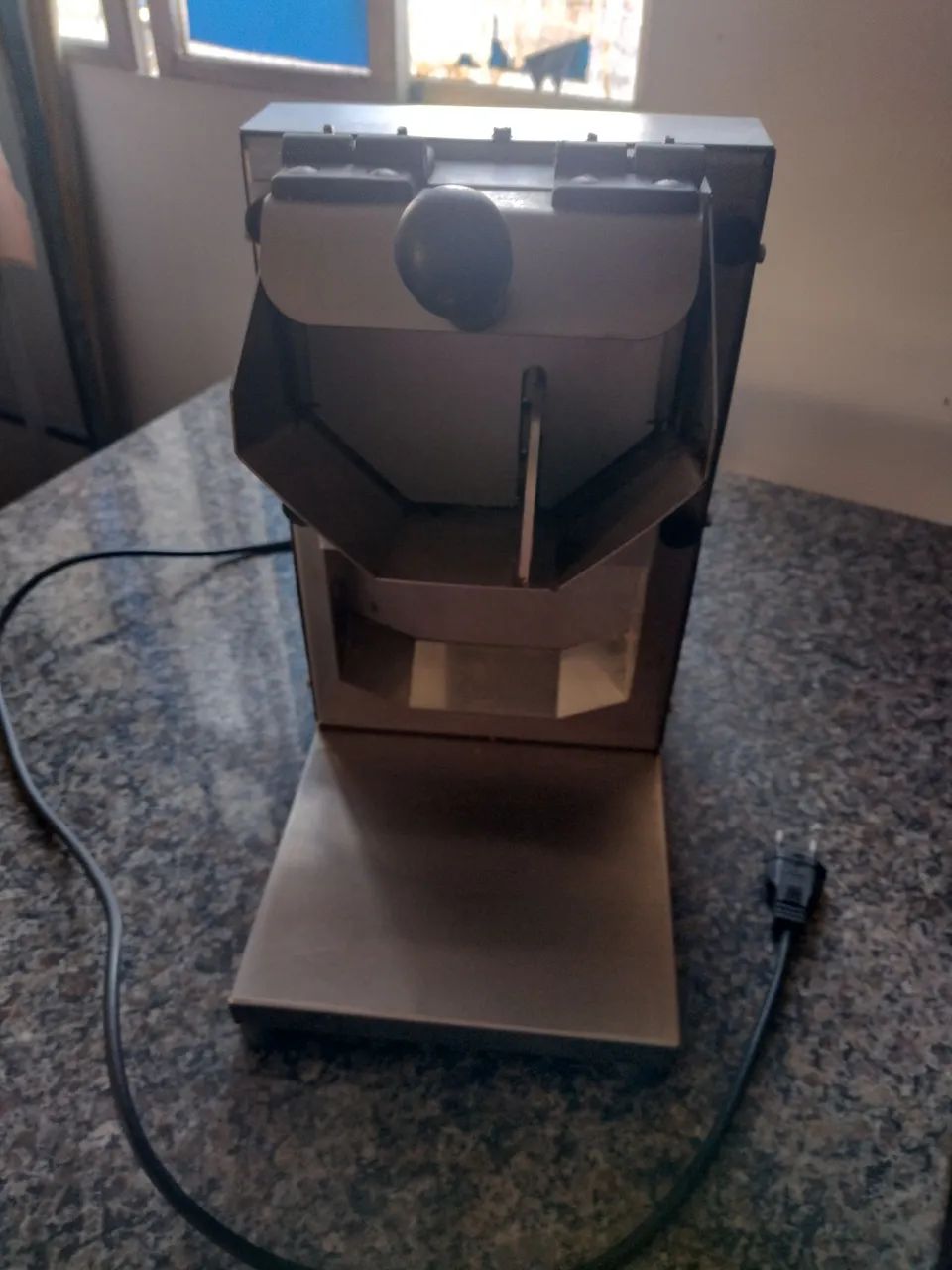 Máquina de Ralar Queijo, Côco, Linguiça, Aipim e etc. Uso Industrial  - Foto 4