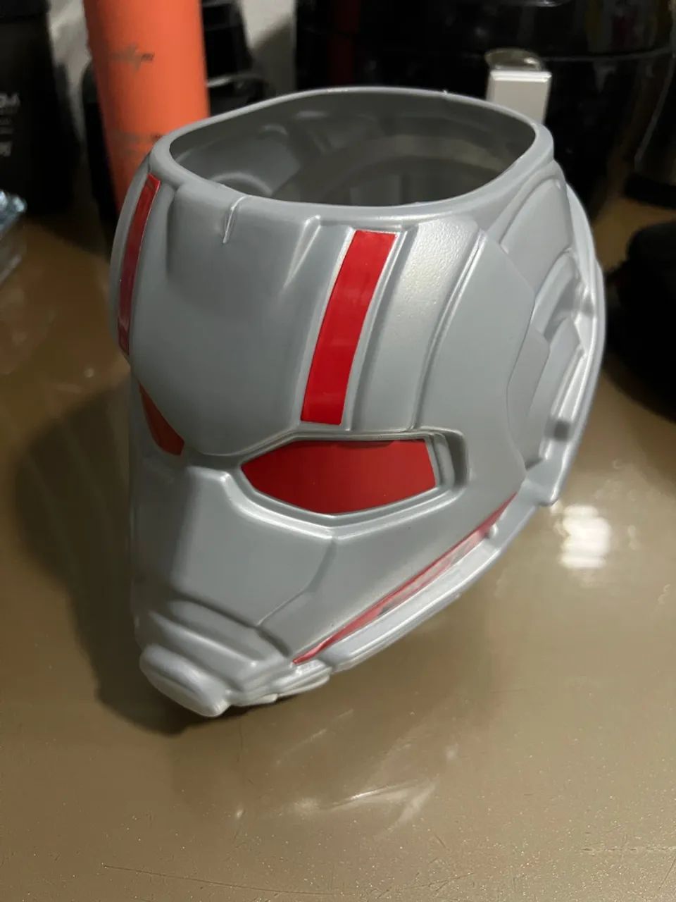 Vendo balde de pipoca cabeça do homem formiga 