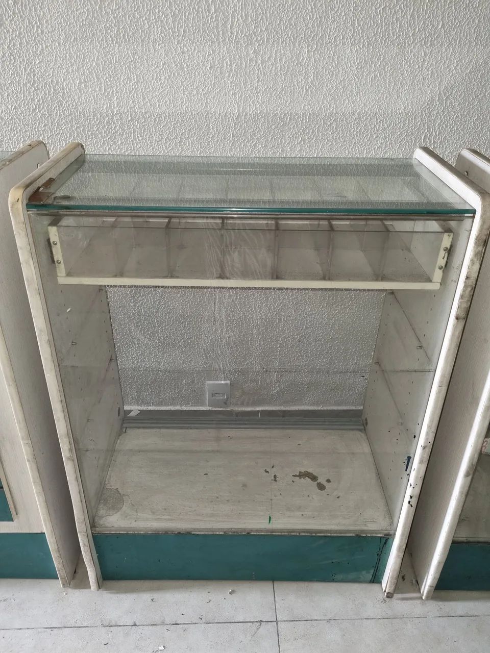 Gôndolas Expositor com 5 módulos balcão 64842836429827122