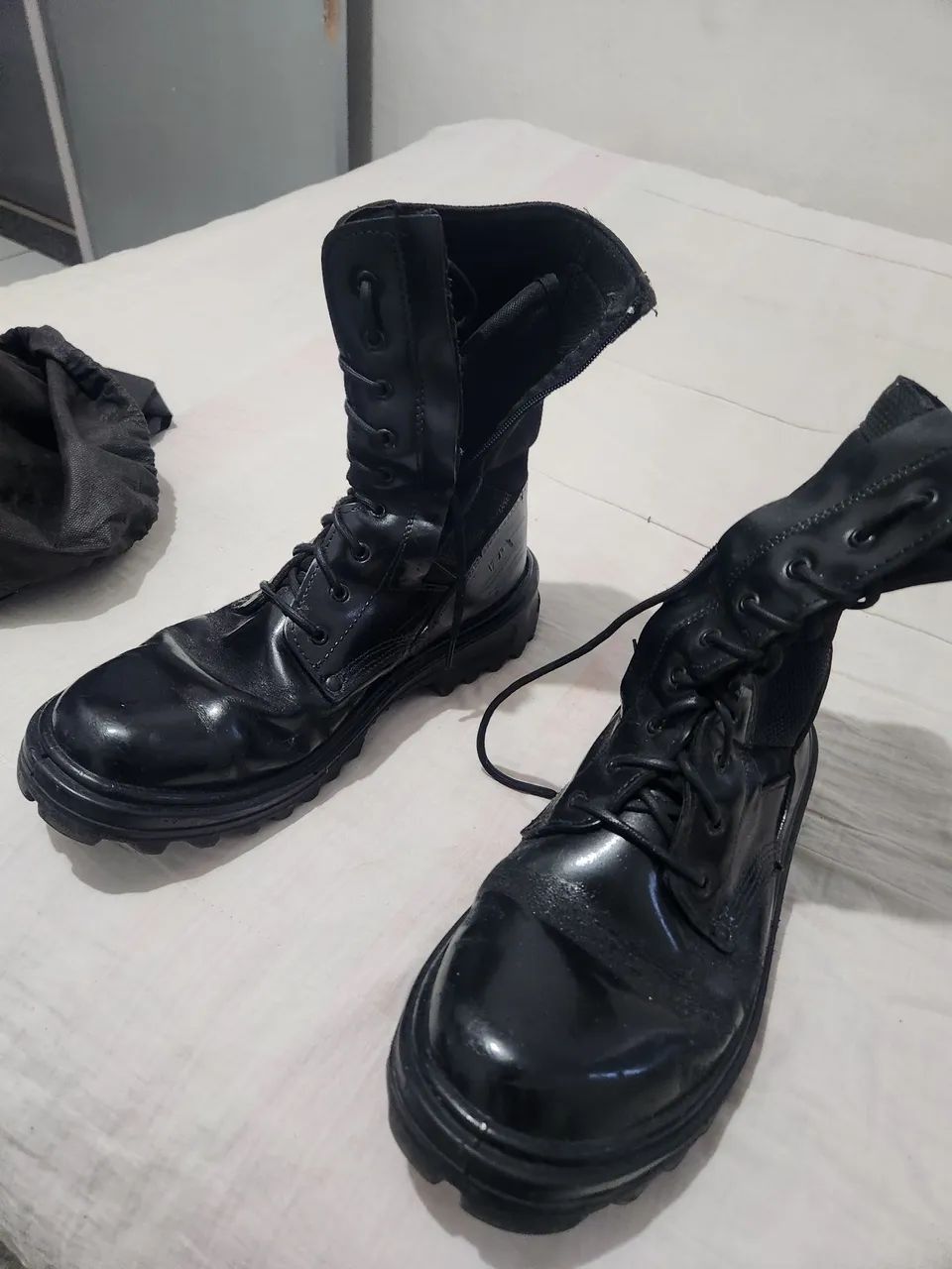 VENDO COTURNO MILITAR