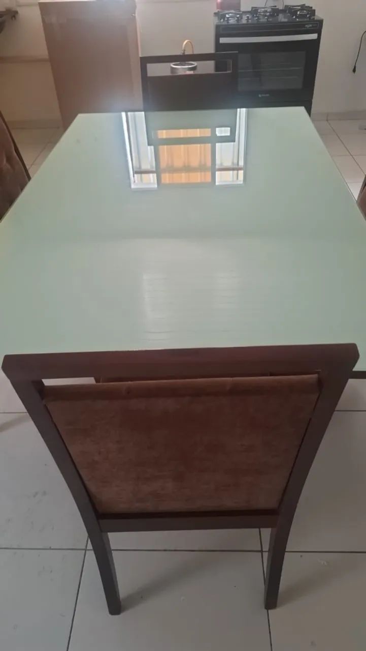 Mesa com 06 cadeiras e tampo em vidro - Foto 2