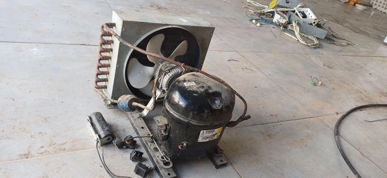 Unidade condensadora 1/3 220v