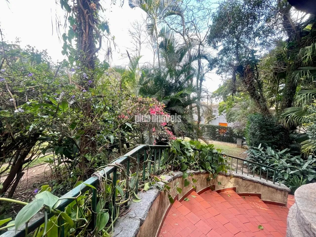 Encantadora Casa Térrea de 410 m² em Indianópolis - Foto 3