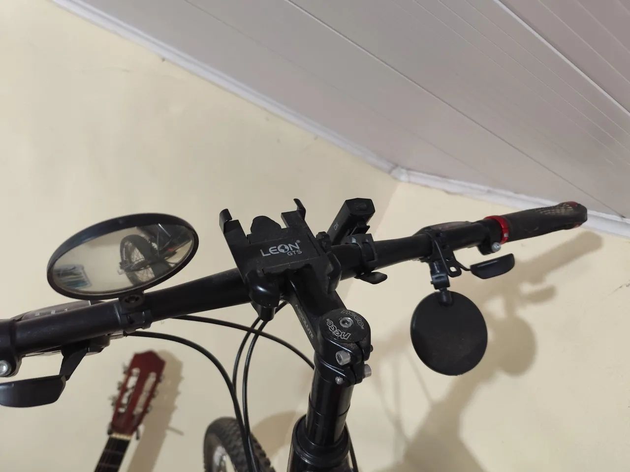 Bicicleta Aro 29 Quadro 21" com freio à disco e amortecedor  - Foto 4