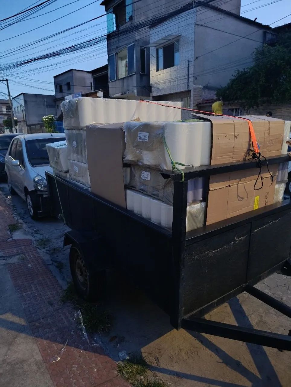 Pequenos fretes na Grande Vitória com reboque 