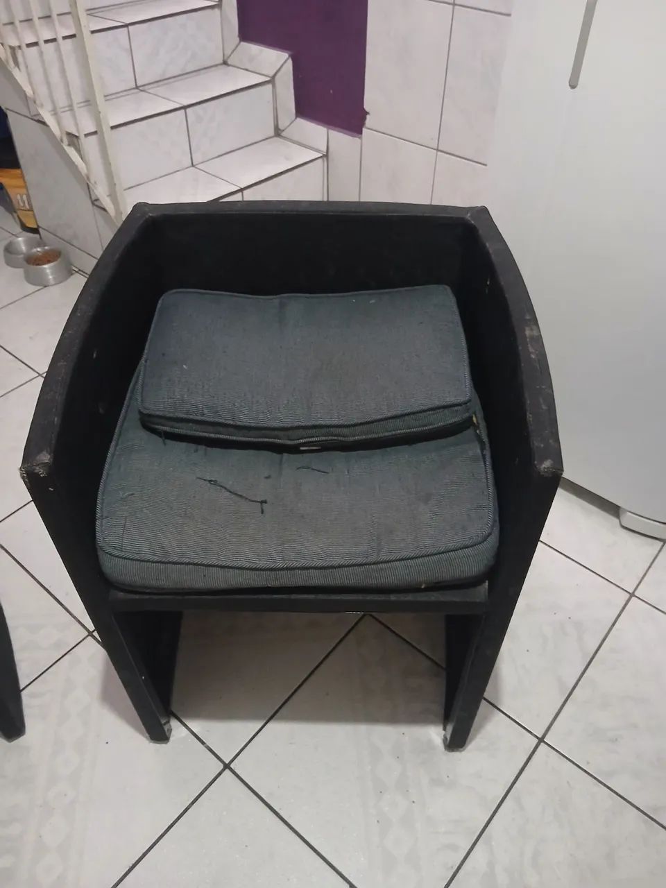 Mesa com 4 cadeiras embutidas  - Foto 4