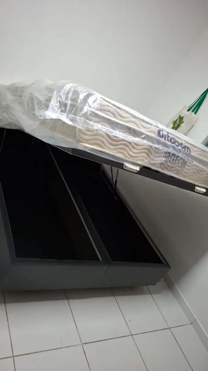 Bau Queen Cinza Suede